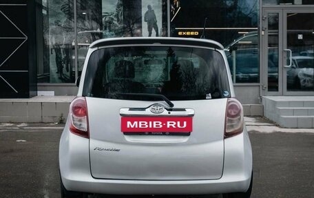 Toyota Ractis I, 2009 год, 850 000 рублей, 4 фотография