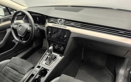 Volkswagen Passat B8 рестайлинг, 2019 год, 2 387 000 рублей, 18 фотография