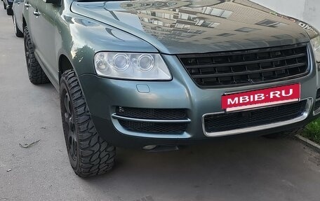 Volkswagen Touareg III, 2003 год, 1 555 000 рублей, 3 фотография