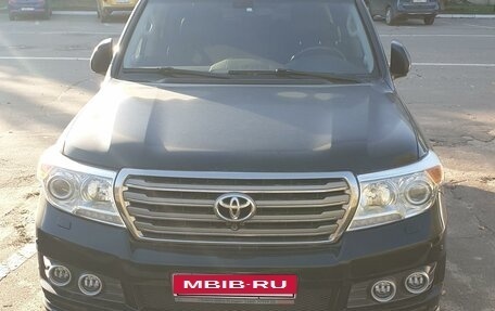 Toyota Land Cruiser 200, 2013 год, 4 499 999 рублей, 2 фотография