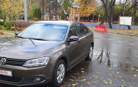 Volkswagen Jetta VI, 2012 год, 950 000 рублей, 2 фотография