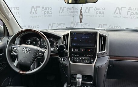 Toyota Land Cruiser 200, 2015 год, 5 490 990 рублей, 7 фотография