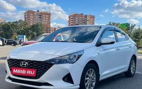 Hyundai Solaris II рестайлинг, 2021 год, 1 850 000 рублей, 18 фотография