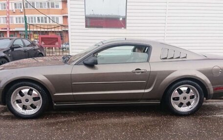 Ford Mustang VI рестайлинг, 2005 год, 1 590 000 рублей, 4 фотография