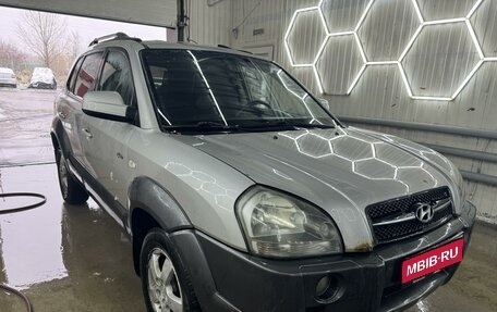 Hyundai Tucson III, 2006 год, 525 000 рублей, 1 фотография