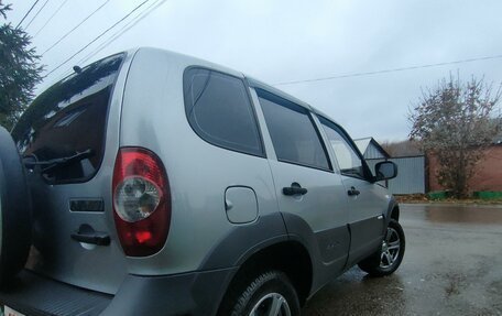 Chevrolet Niva I рестайлинг, 2013 год, 600 000 рублей, 3 фотография