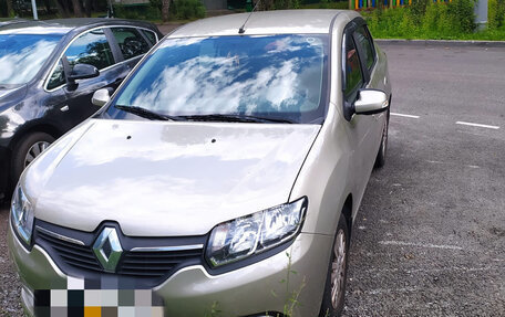 Renault Logan II, 2015 год, 990 000 рублей, 2 фотография