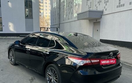 Toyota Camry, 2019 год, 3 200 000 рублей, 4 фотография