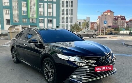 Toyota Camry, 2019 год, 3 200 000 рублей, 2 фотография