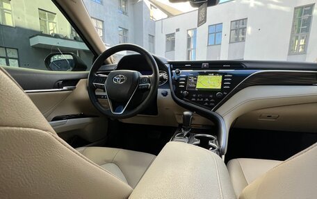 Toyota Camry, 2019 год, 3 200 000 рублей, 16 фотография