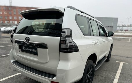 Toyota Land Cruiser Prado 150 рестайлинг 2, 2022 год, 8 790 000 рублей, 3 фотография