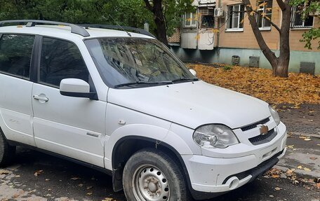 Chevrolet Niva I рестайлинг, 2012 год, 210 000 рублей, 3 фотография