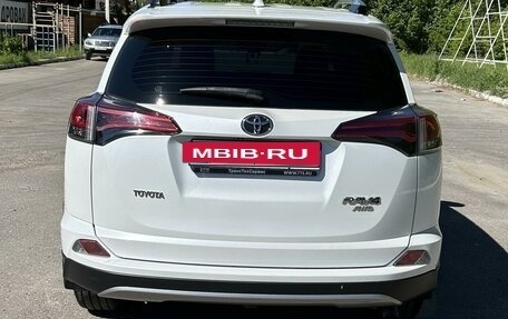 Toyota RAV4, 2018 год, 2 850 000 рублей, 3 фотография