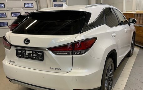 Lexus RX IV рестайлинг, 2021 год, 5 600 000 рублей, 5 фотография