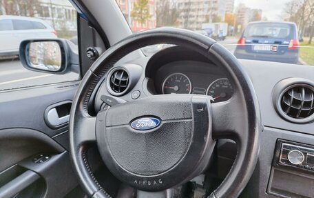 Ford Fiesta, 2005 год, 400 000 рублей, 18 фотография