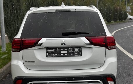 Mitsubishi Outlander III рестайлинг 3, 2019 год, 2 470 000 рублей, 4 фотография