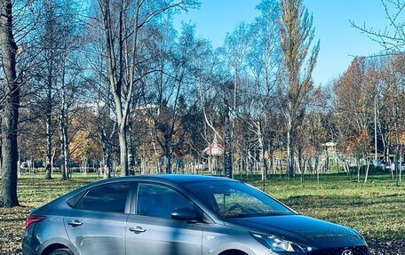 Hyundai Solaris II рестайлинг, 2021 год, 1 800 000 рублей, 10 фотография