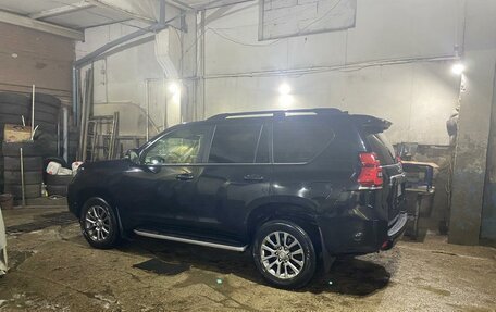 Toyota Land Cruiser Prado 150 рестайлинг 2, 2017 год, 4 610 000 рублей, 3 фотография