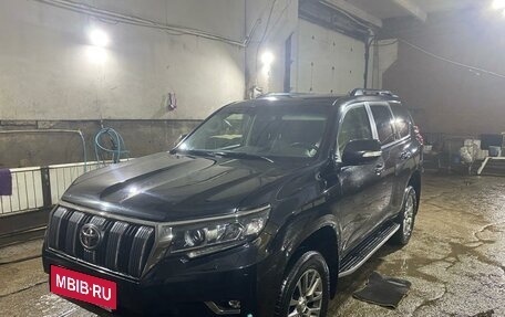 Toyota Land Cruiser Prado 150 рестайлинг 2, 2017 год, 4 610 000 рублей, 2 фотография