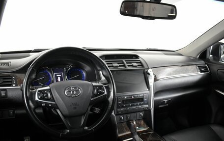 Toyota Camry, 2018 год, 2 395 000 рублей, 11 фотография