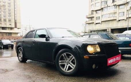 Chrysler 300C II, 2005 год, 910 000 рублей, 14 фотография