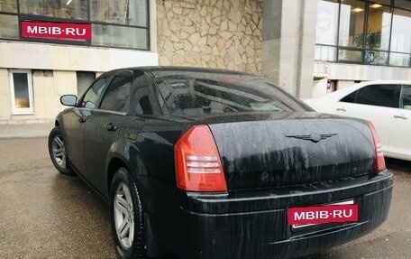 Chrysler 300C II, 2005 год, 910 000 рублей, 12 фотография