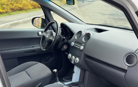 Mitsubishi Colt VI рестайлинг, 2004 год, 378 000 рублей, 19 фотография