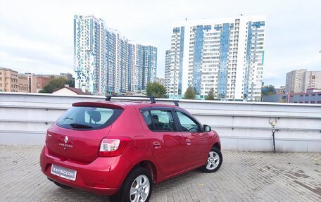 Renault Sandero II рестайлинг, 2014 год, 855 000 рублей, 2 фотография