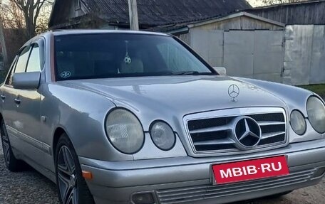 Mercedes-Benz E-Класс, 1998 год, 450 000 рублей, 2 фотография