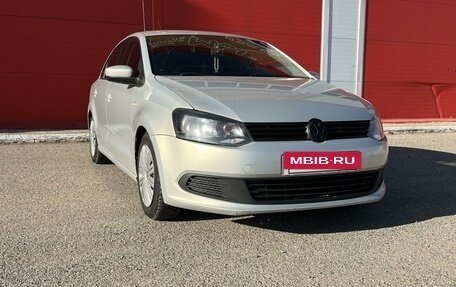 Volkswagen Polo VI (EU Market), 2011 год, 700 000 рублей, 3 фотография