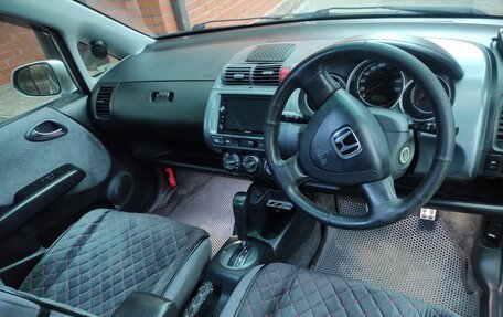 Honda Fit III, 2002 год, 550 000 рублей, 15 фотография