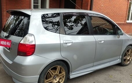 Honda Fit III, 2002 год, 550 000 рублей, 6 фотография