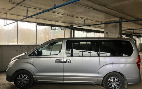 Hyundai Grand Starex Grand Starex I рестайлинг 2, 2017 год, 3 500 000 рублей, 2 фотография