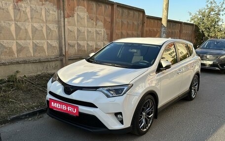 Toyota RAV4, 2019 год, 3 050 000 рублей, 17 фотография