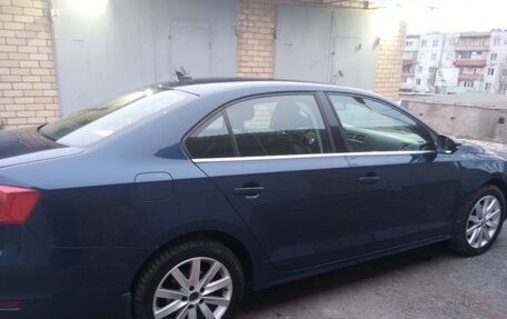 Volkswagen Jetta VI, 2011 год, 750 000 рублей, 2 фотография