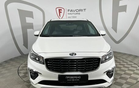 KIA Carnival III, 2019 год, 2 900 000 рублей, 2 фотография