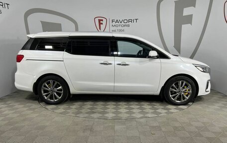 KIA Carnival III, 2019 год, 2 900 000 рублей, 4 фотография