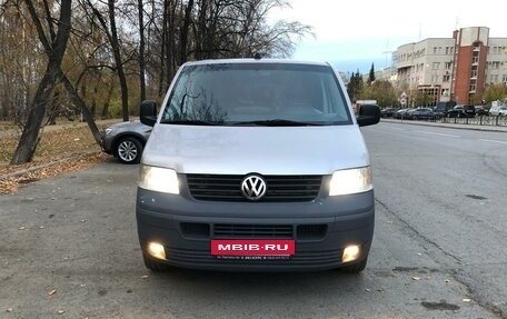 Volkswagen Transporter T5 рестайлинг, 2009 год, 1 750 000 рублей, 2 фотография