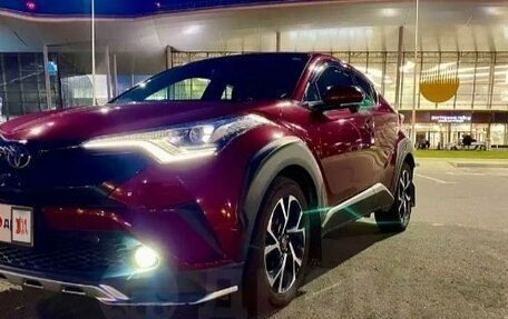 Toyota C-HR I рестайлинг, 2017 год, 2 000 000 рублей, 4 фотография