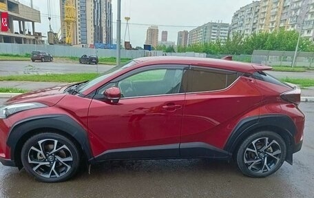 Toyota C-HR I рестайлинг, 2017 год, 2 000 000 рублей, 11 фотография