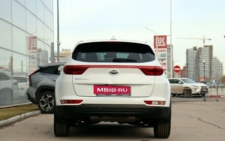 KIA Sportage IV рестайлинг, 2018 год, 2 600 000 рублей, 6 фотография