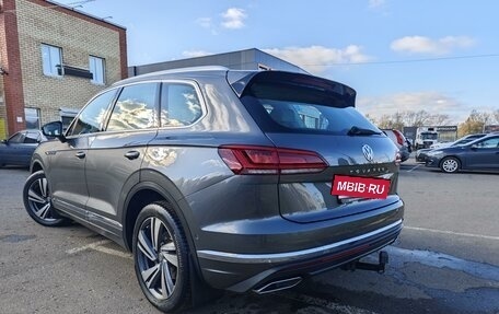 Volkswagen Touareg III, 2015 год, 2 695 000 рублей, 4 фотография