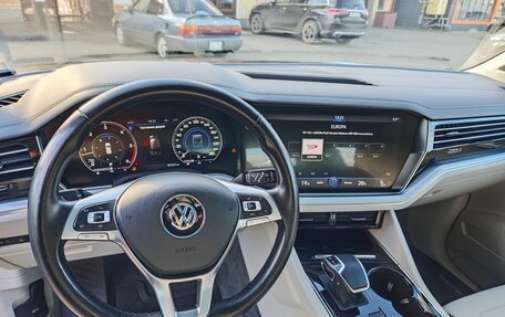 Volkswagen Touareg III, 2015 год, 2 695 000 рублей, 27 фотография