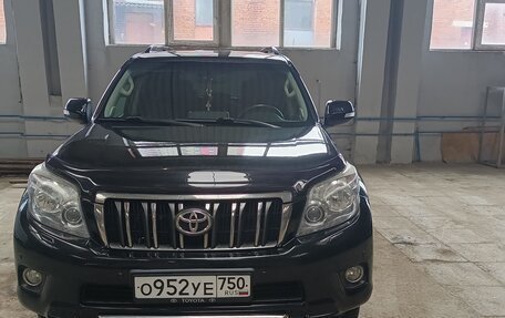 Toyota Land Cruiser Prado 150 рестайлинг 2, 2013 год, 3 200 000 рублей, 1 фотография