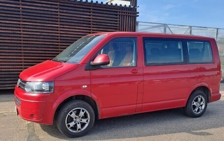 Volkswagen Caravelle T5, 2012 год, 1 800 000 рублей, 1 фотография