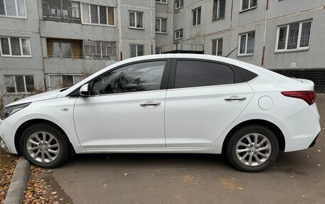 Hyundai Solaris II рестайлинг, 2019 год, 1 800 000 рублей, 3 фотография