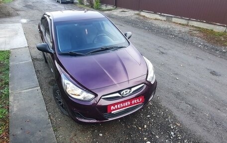 Hyundai Solaris II рестайлинг, 2011 год, 890 000 рублей, 3 фотография