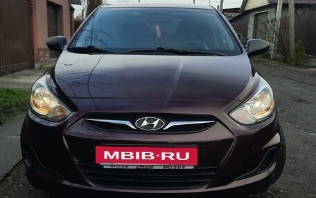 Hyundai Solaris II рестайлинг, 2011 год, 890 000 рублей, 33 фотография