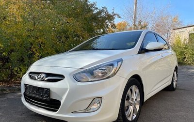 Hyundai Solaris II рестайлинг, 2011 год, 995 000 рублей, 1 фотография