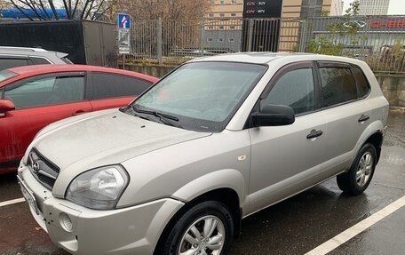 Hyundai Tucson III, 2008 год, 585 000 рублей, 1 фотография